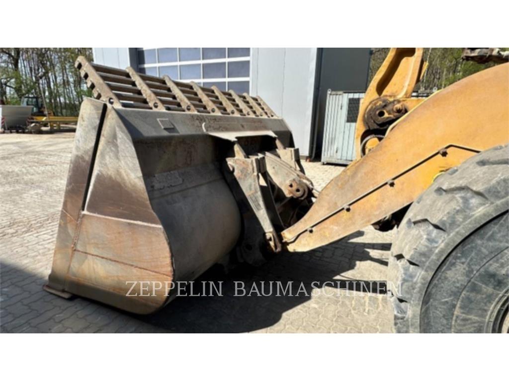 CAT 972MXE لوادر بعجل