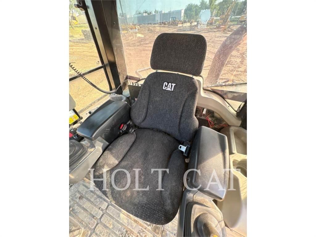 CAT 973K لوادر زحافة