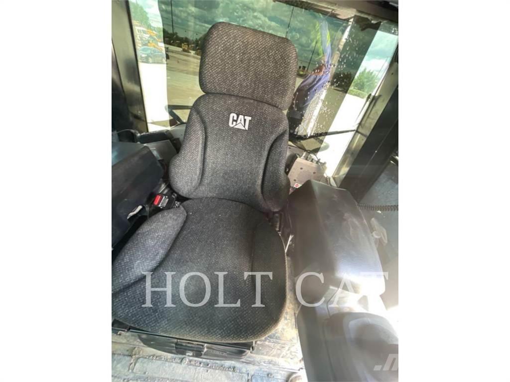 CAT 973K لوادر زحافة