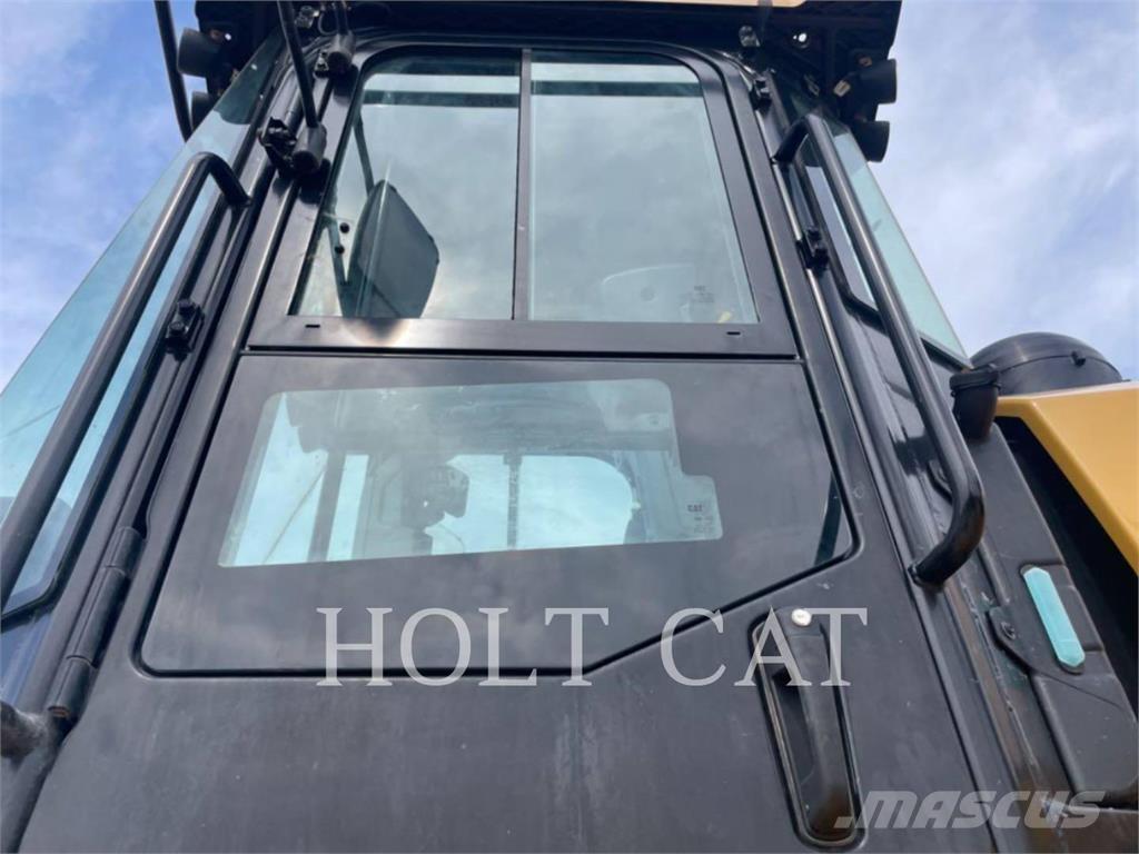 CAT 980 لوادر بعجل