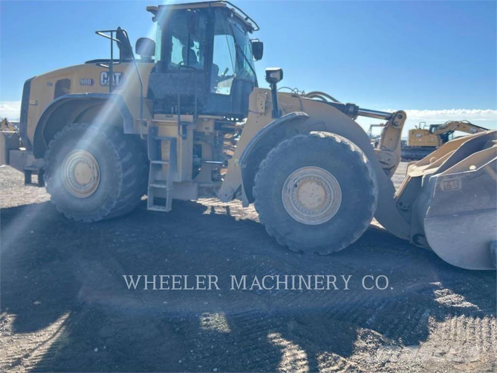 CAT 980 لوادر بعجل