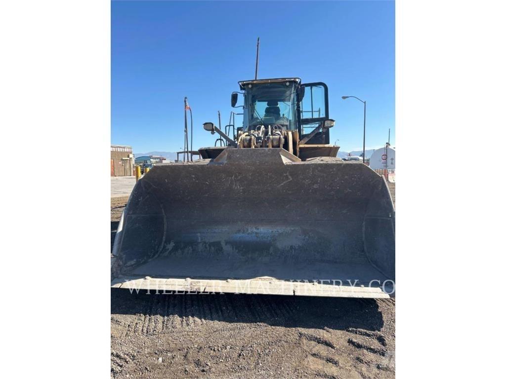 CAT 980 لوادر بعجل