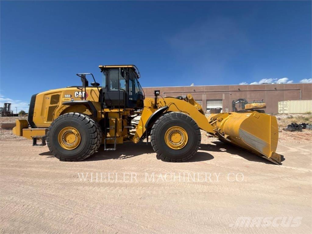 CAT 980 لوادر بعجل