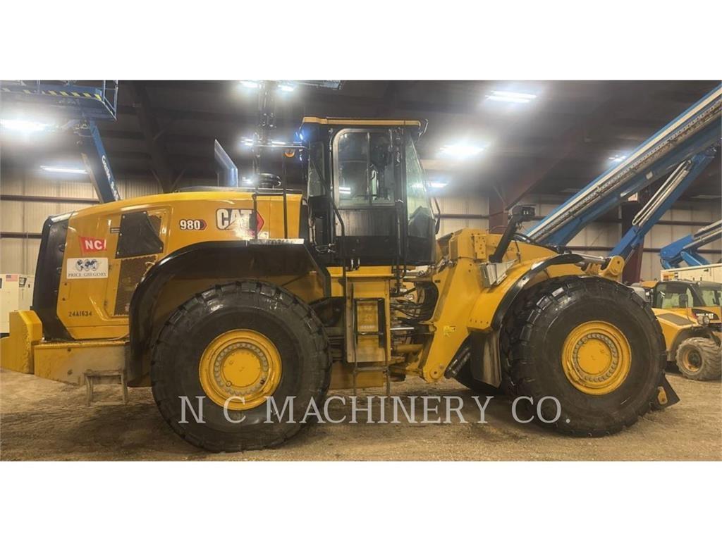 CAT 980 لوادر بعجل