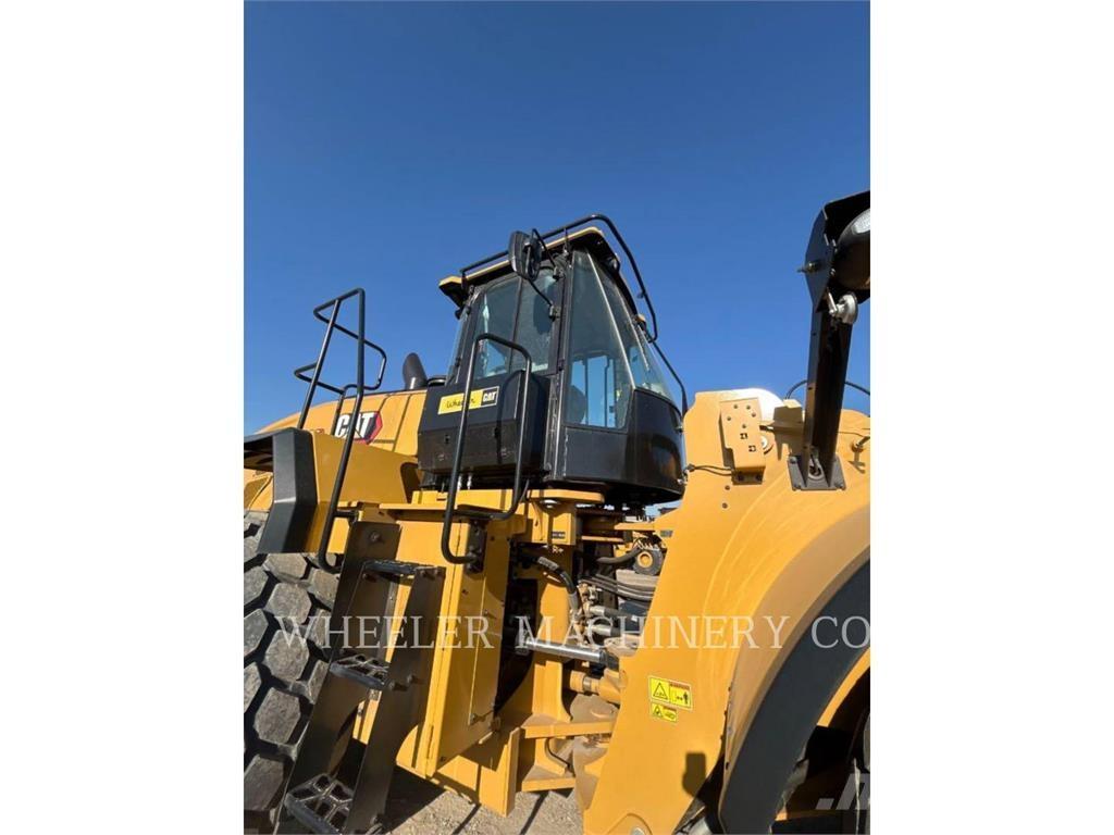 CAT 980 لوادر بعجل