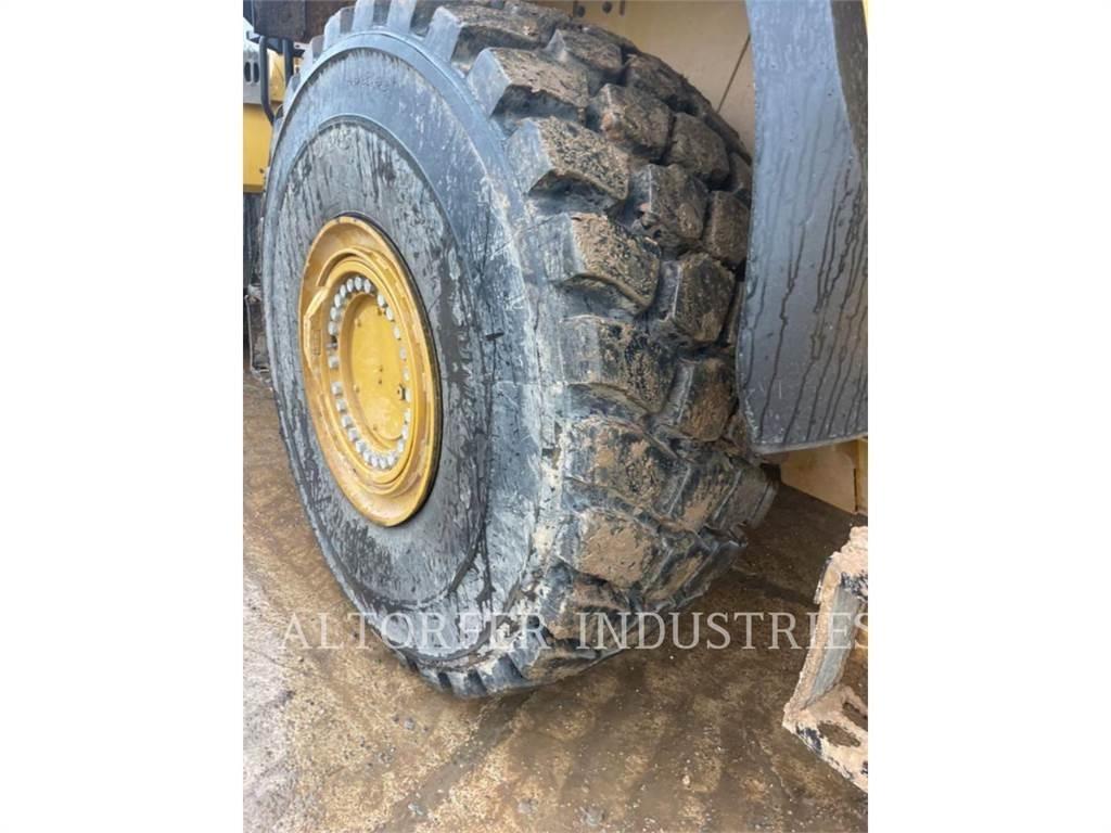 CAT 980-14 لوادر بعجل
