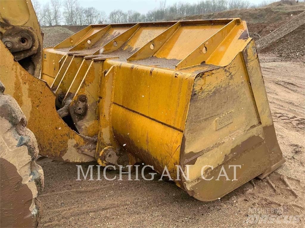 CAT 980H لوادر بعجل