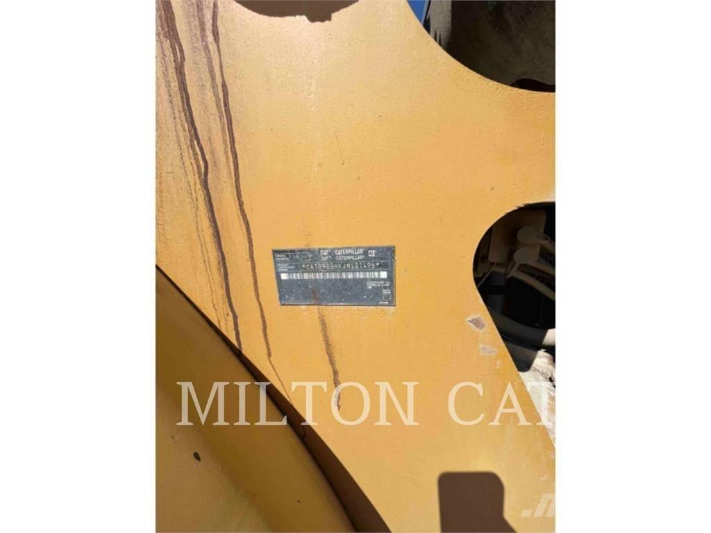 CAT 980H لوادر بعجل
