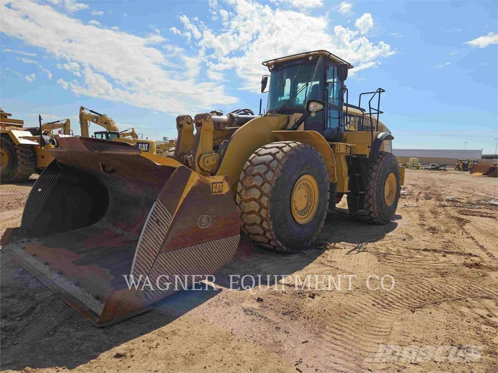 CAT 980M لوادر بعجل