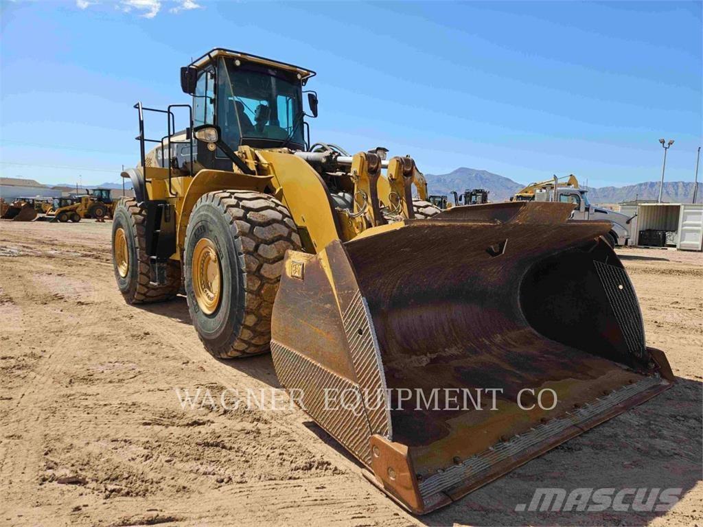 CAT 980M لوادر بعجل