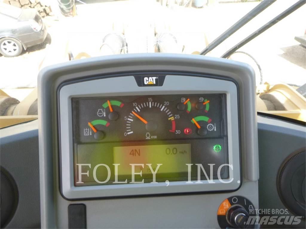 CAT 980M لوادر بعجل