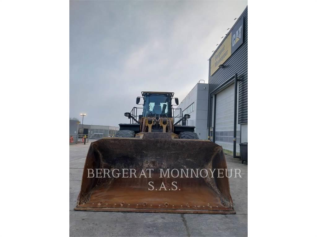 CAT 980M لوادر بعجل