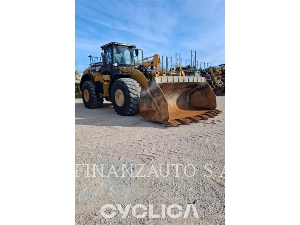 CAT 980M لوادر بعجل