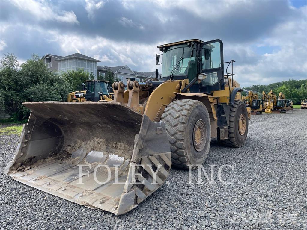 CAT 980M لوادر بعجل