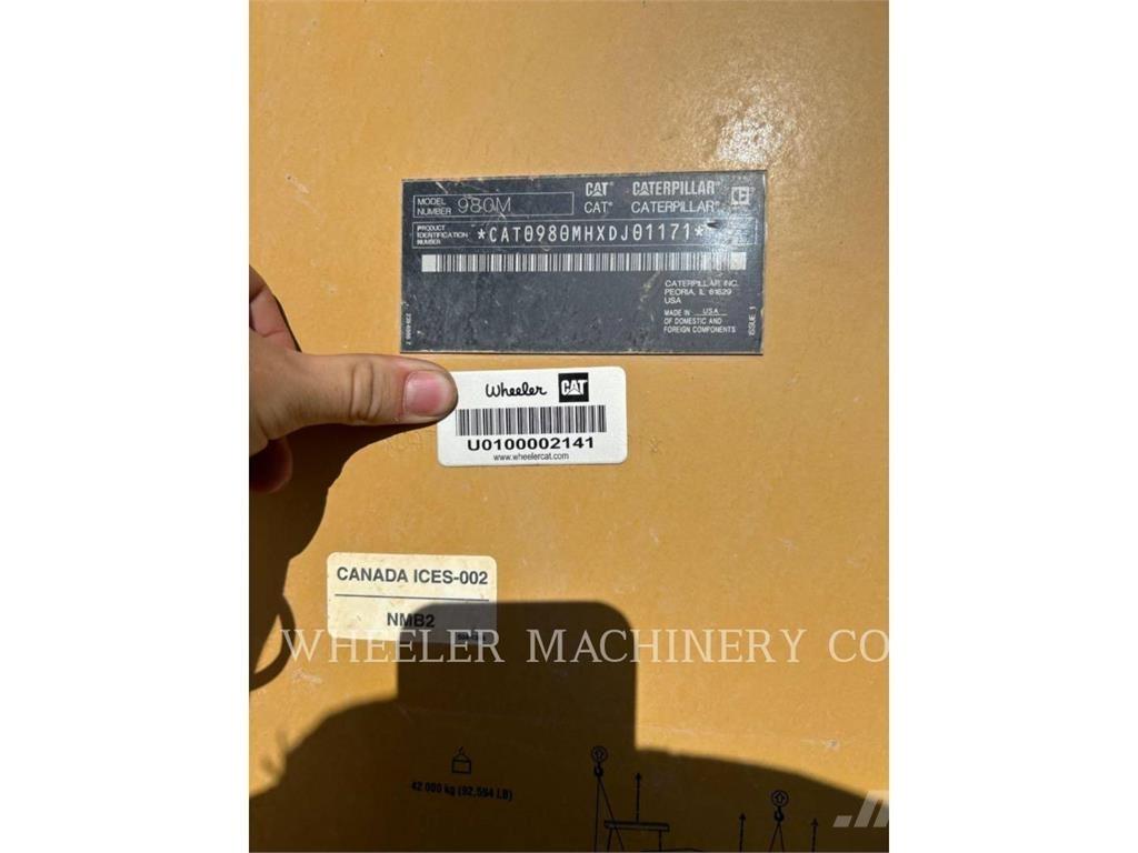 CAT 980M لوادر بعجل