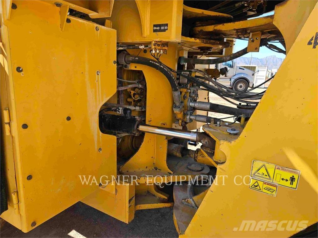 CAT 980M AG لوادر بعجل