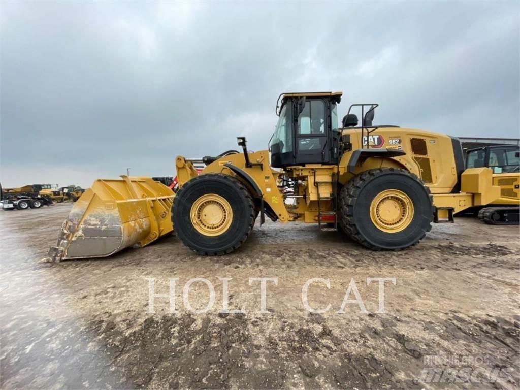 CAT 982 لوادر بعجل