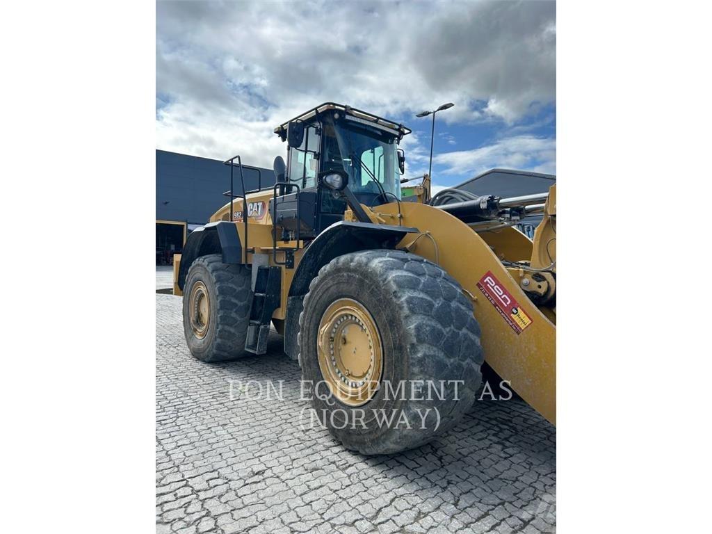 CAT 982-14 لوادر بعجل