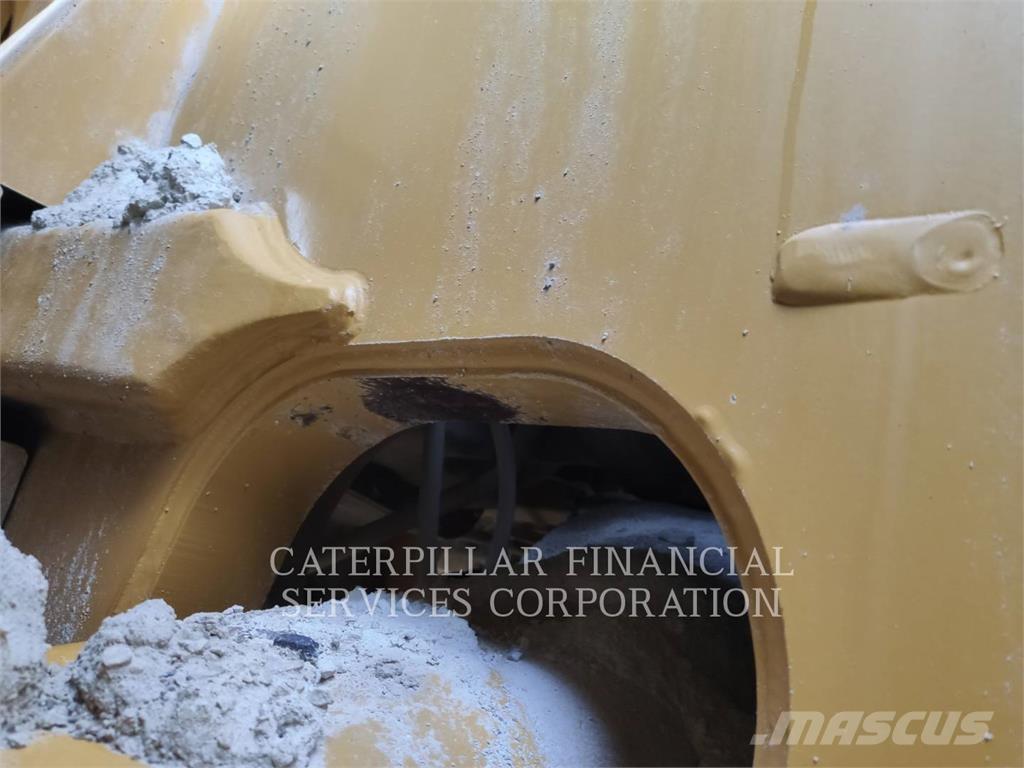 CAT 982-14XE لوادر بعجل