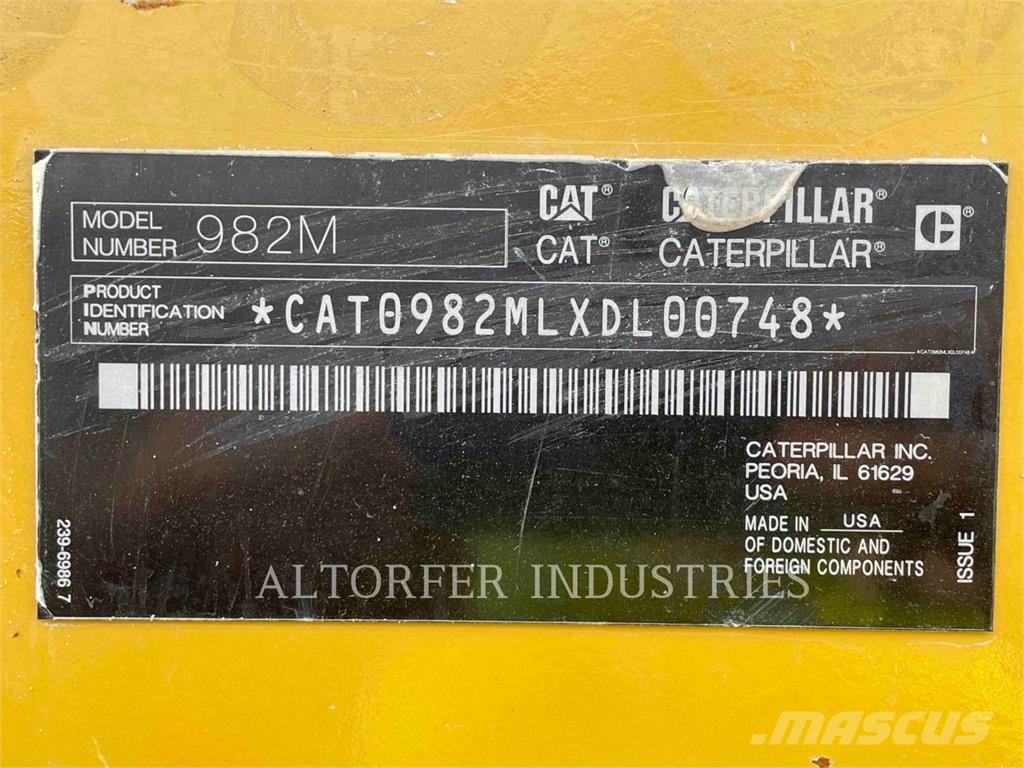 CAT 982M لوادر بعجل
