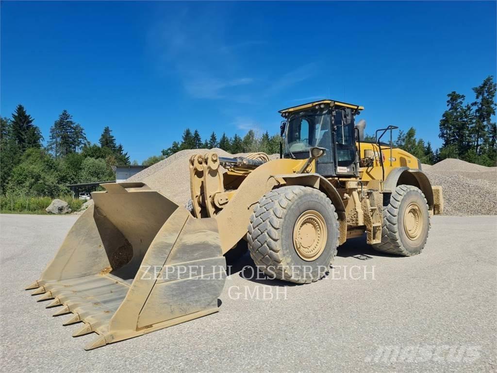 CAT 982M لوادر بعجل