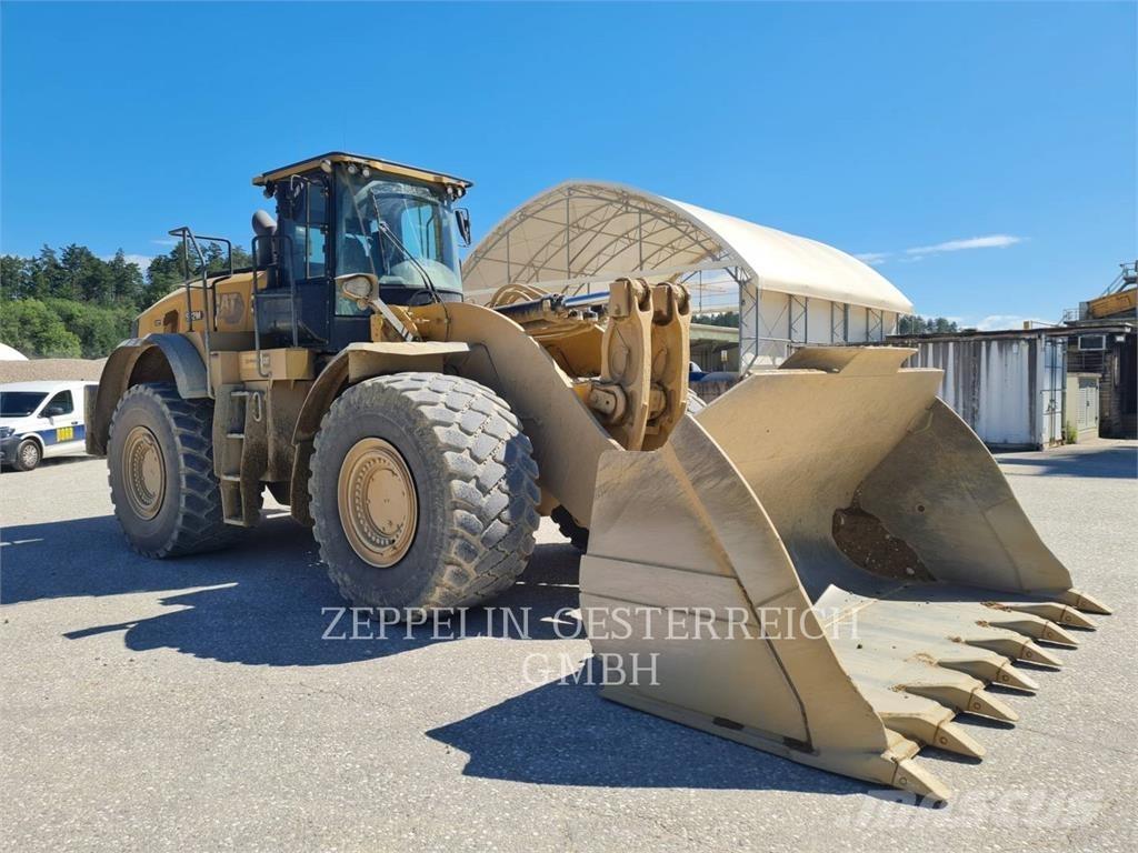 CAT 982M لوادر بعجل
