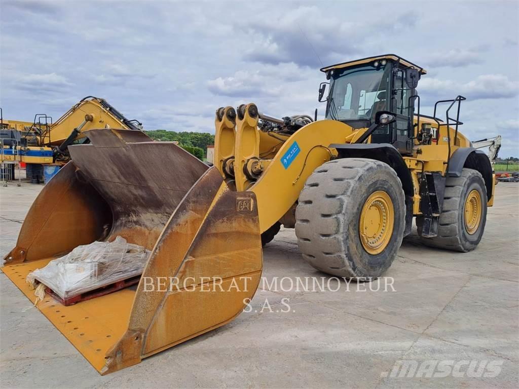 CAT 982M لوادر بعجل