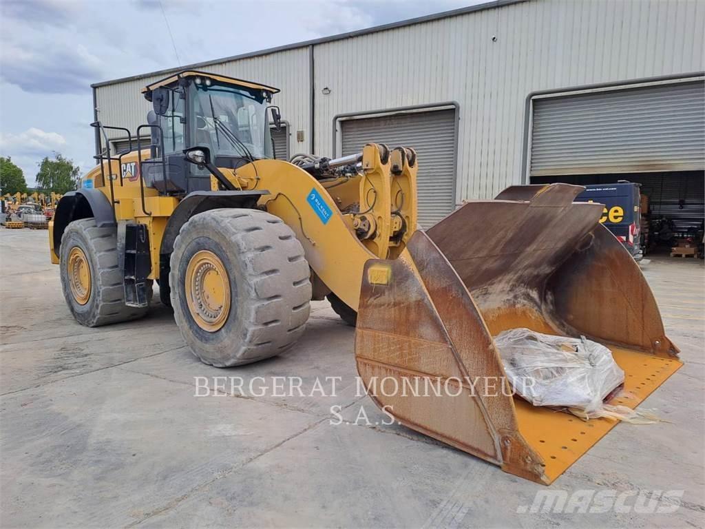 CAT 982M لوادر بعجل