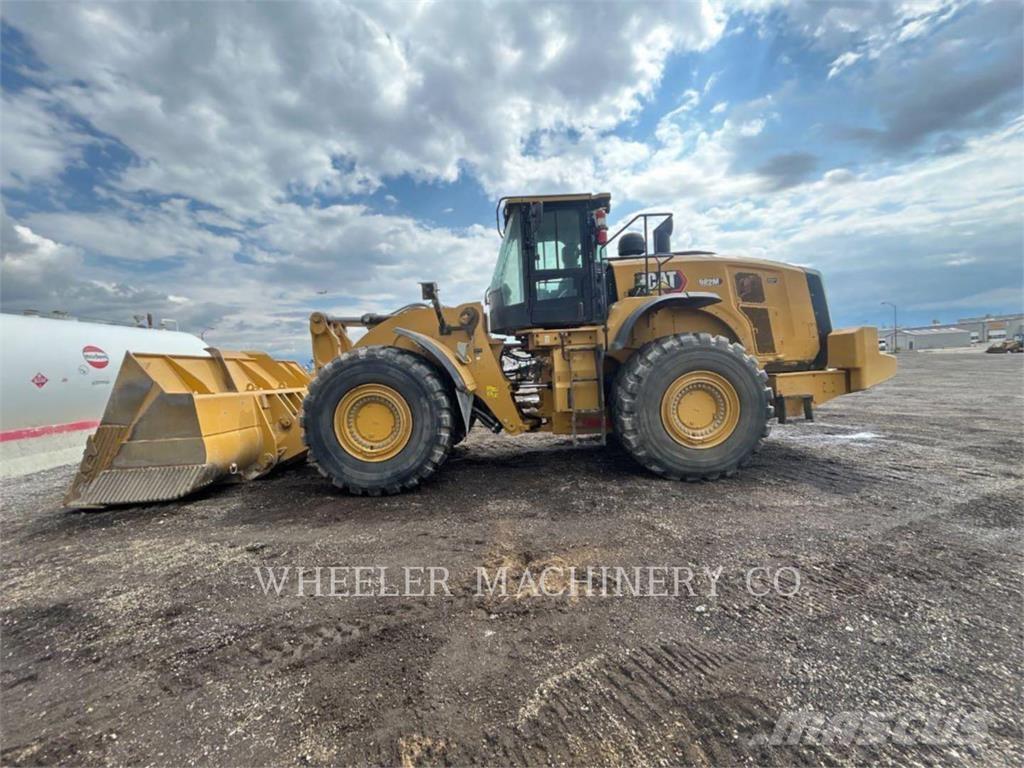CAT 982M لوادر بعجل
