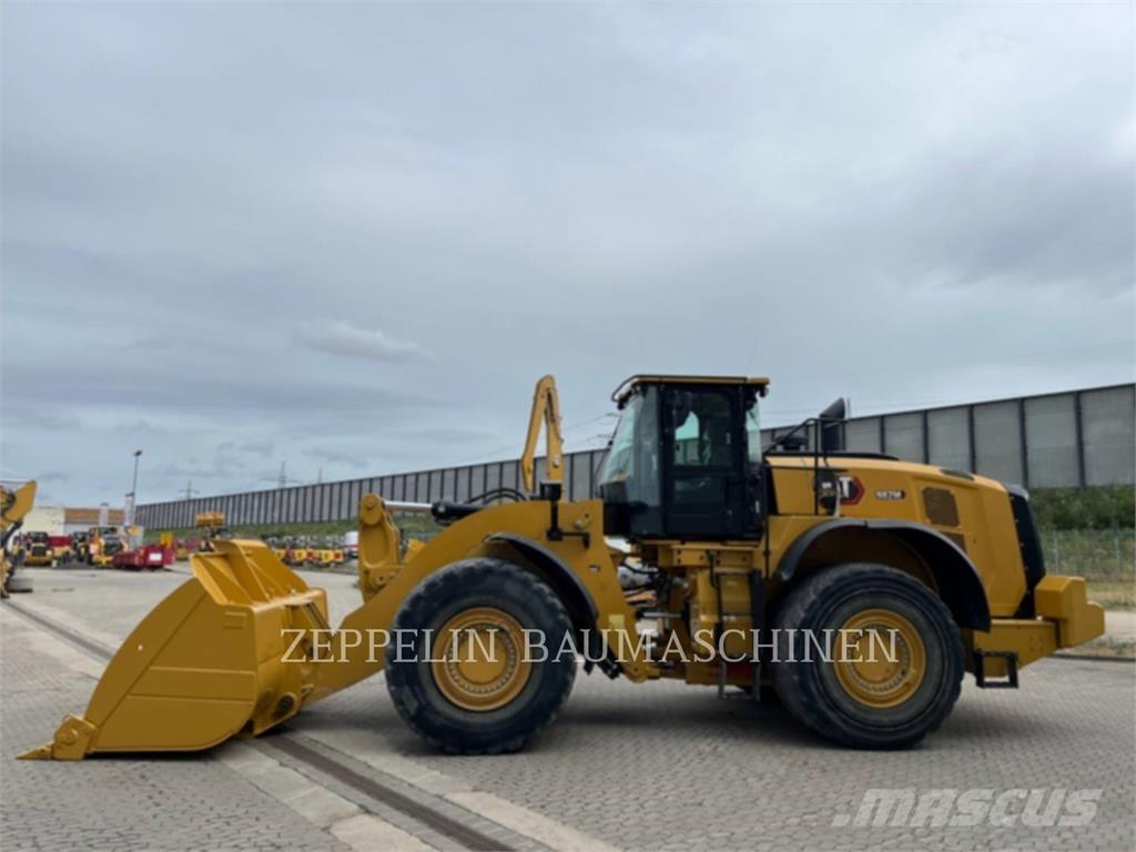 CAT 982M لوادر بعجل