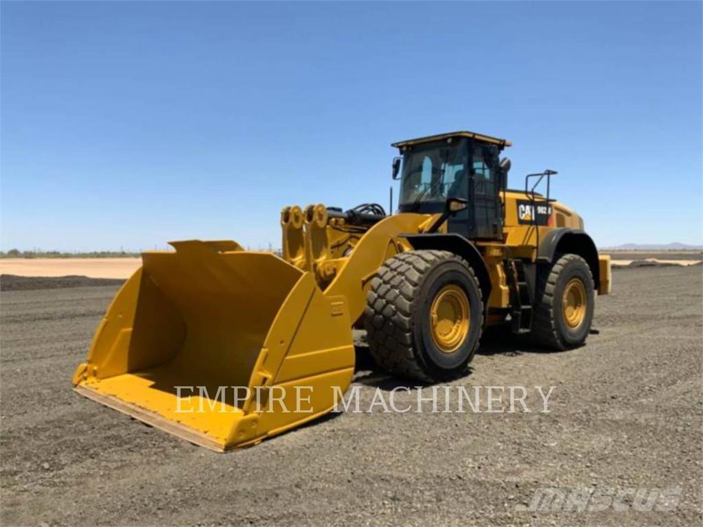 CAT 982M لوادر بعجل