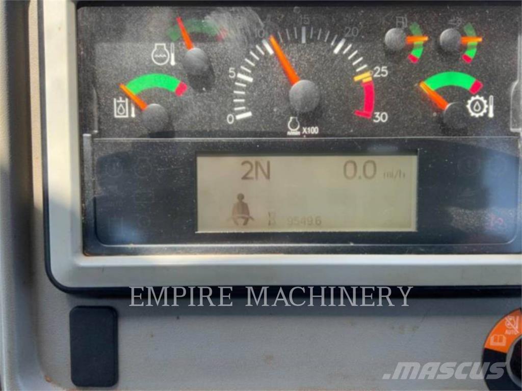 CAT 982M لوادر بعجل