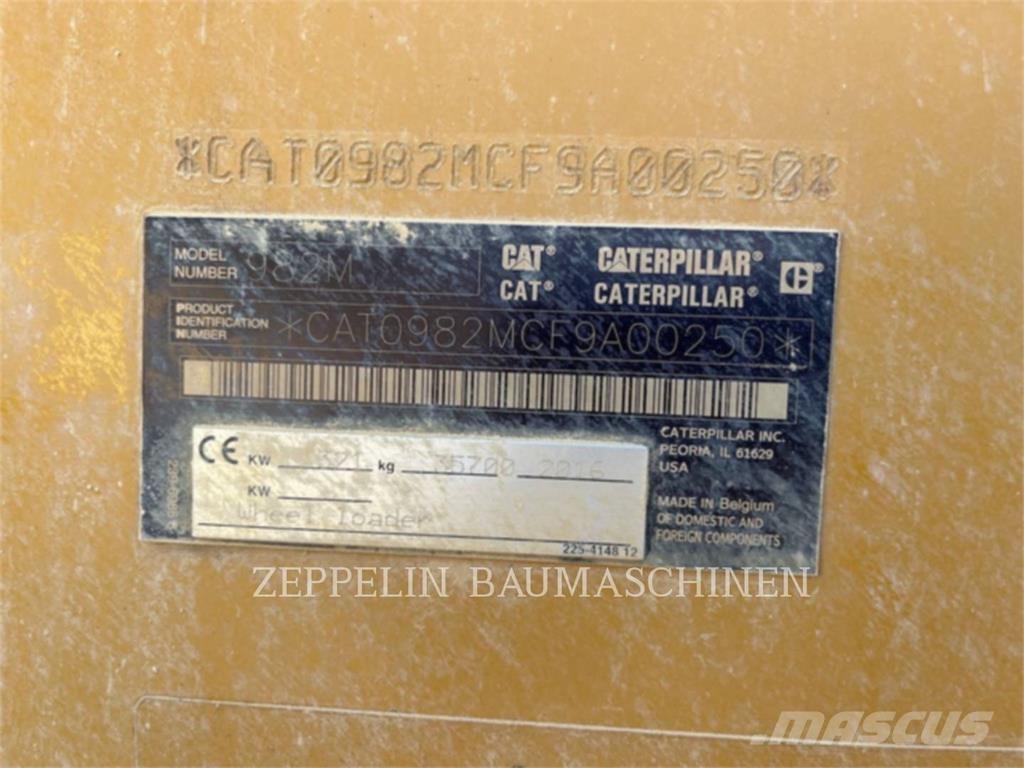 CAT 982M لوادر بعجل