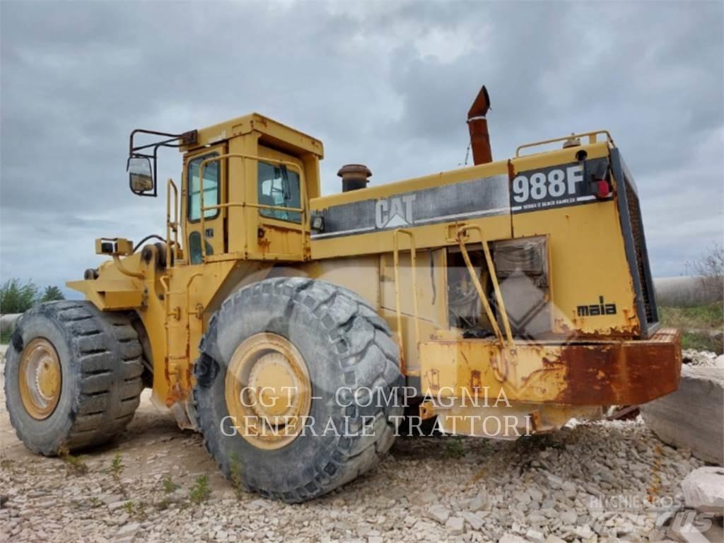 CAT 988 لوادر بعجل