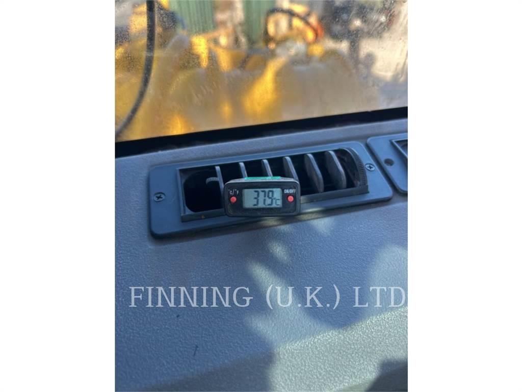 CAT 988K لوادر بعجل