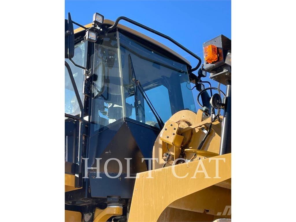 CAT 988K لوادر بعجل