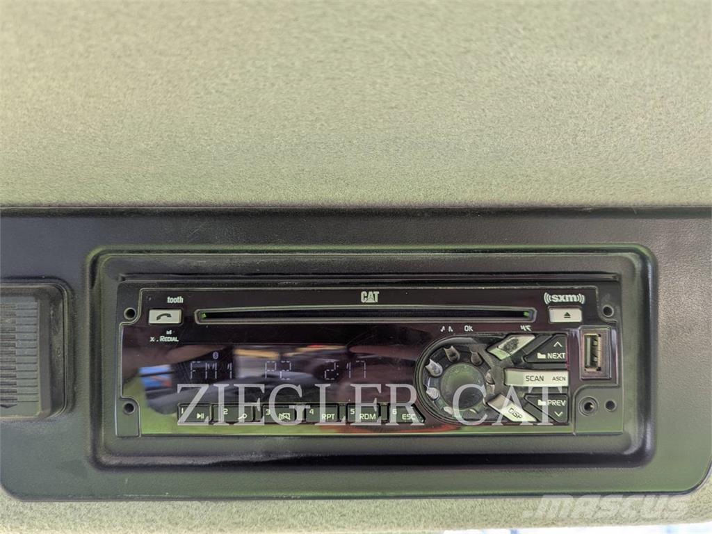 CAT 988K لوادر بعجل