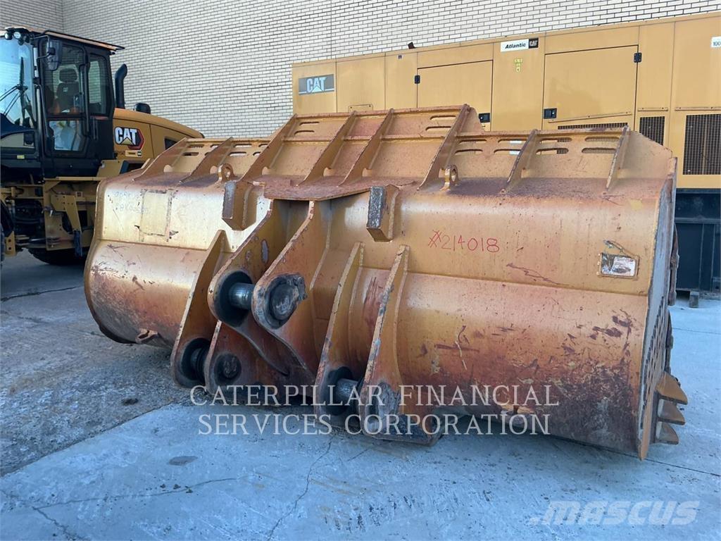 CAT 988K XE لوادر بعجل