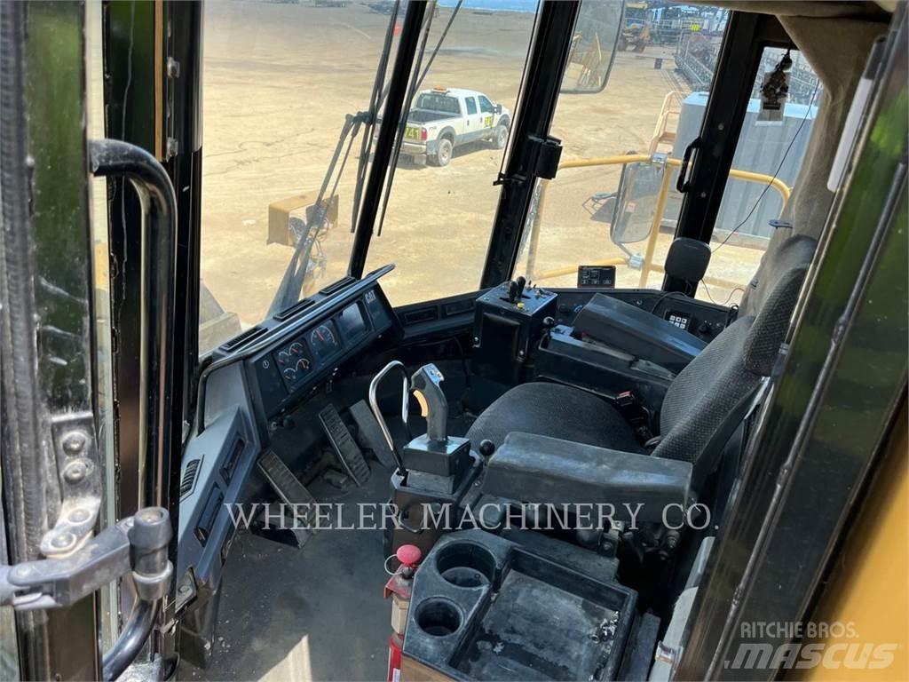 CAT 992 G لوادر بعجل