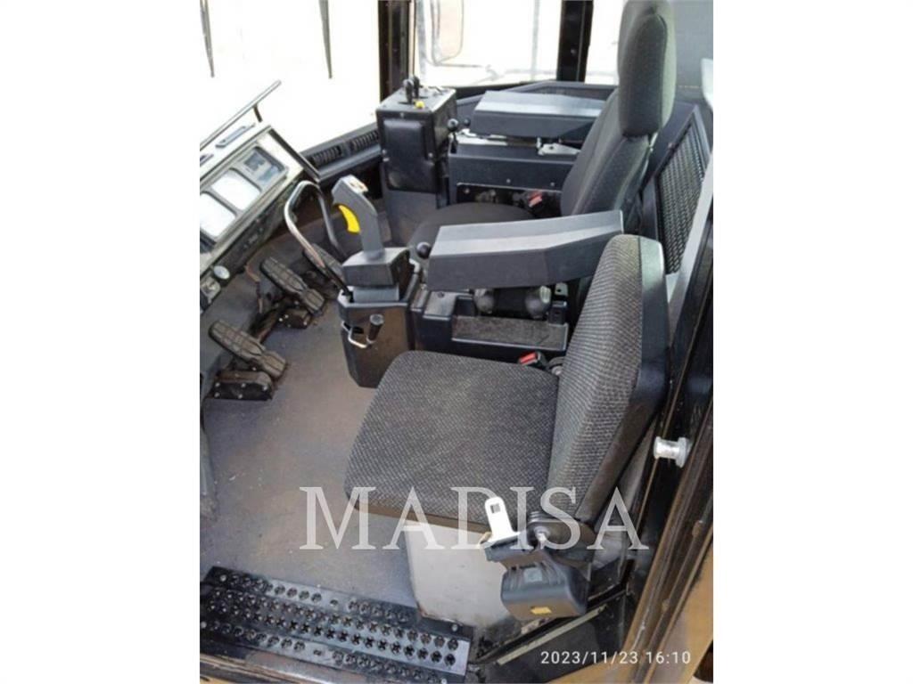 CAT 992 K لوادر بعجل