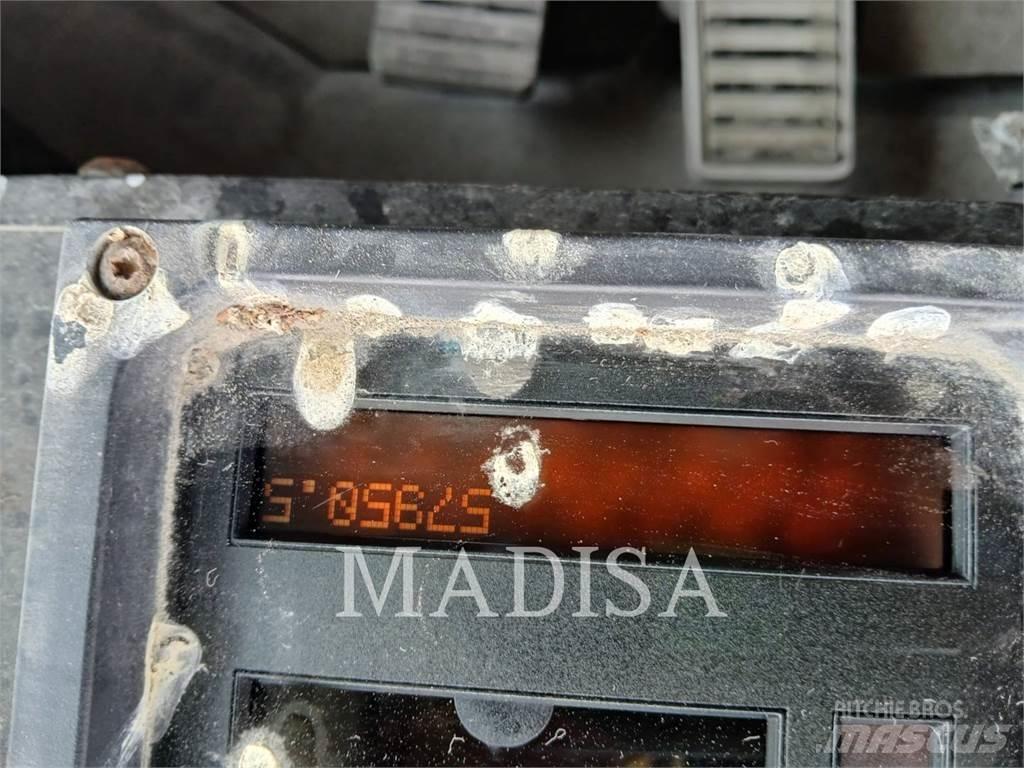 CAT 992G لوادر بعجل