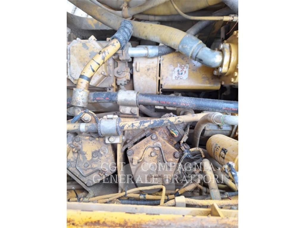 CAT 992G لوادر بعجل