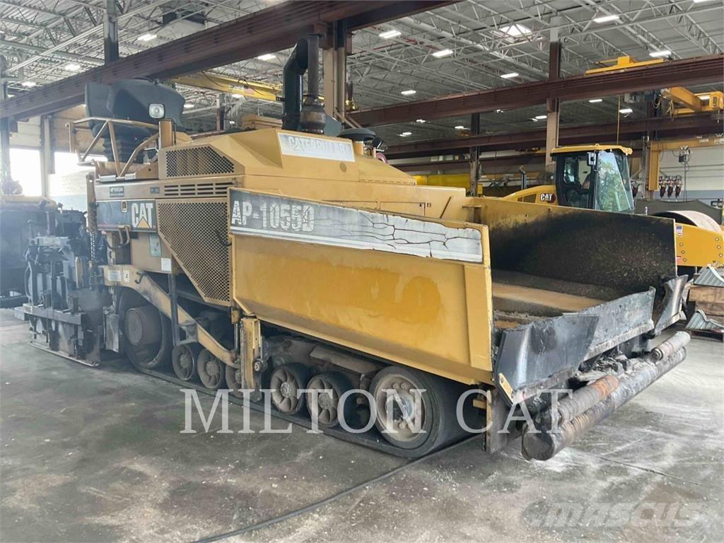 CAT AP-1055D معدات السفلتة