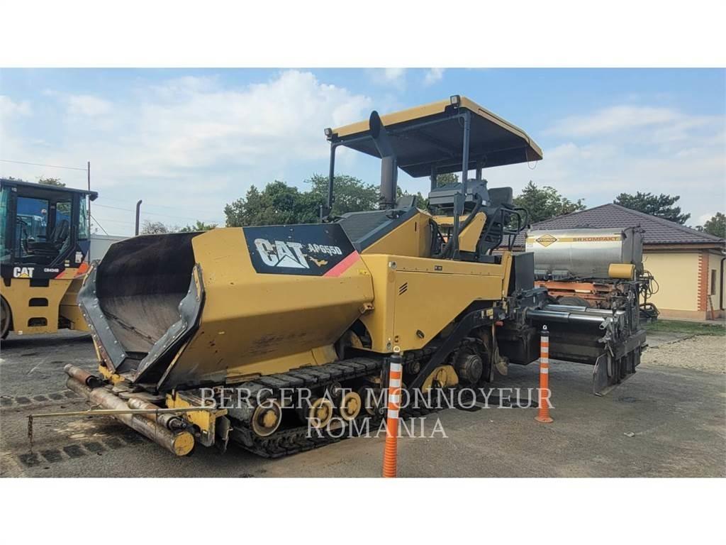 CAT AP-655D معدات السفلتة