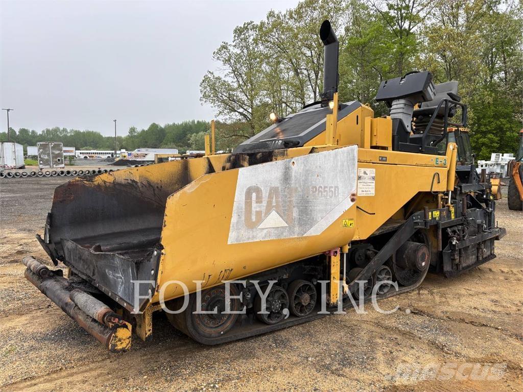 CAT AP-655D معدات السفلتة