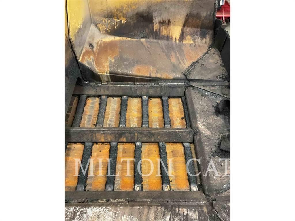 CAT AP1000E معدات السفلتة