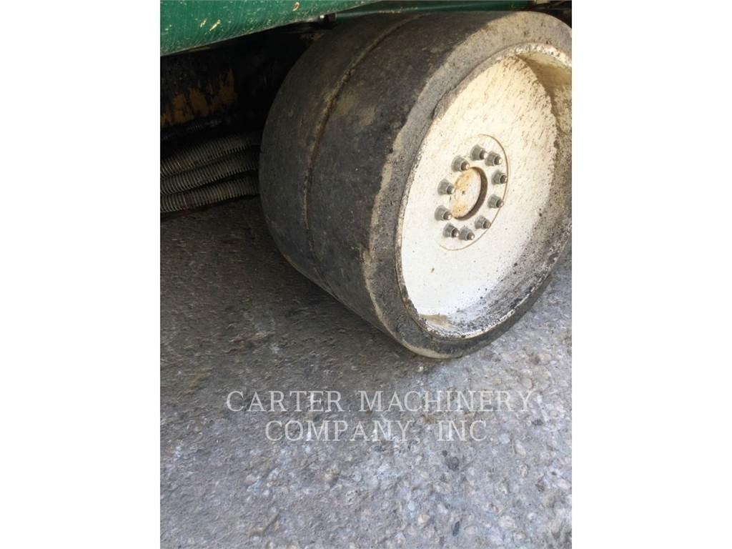 CAT AP1000F معدات السفلتة