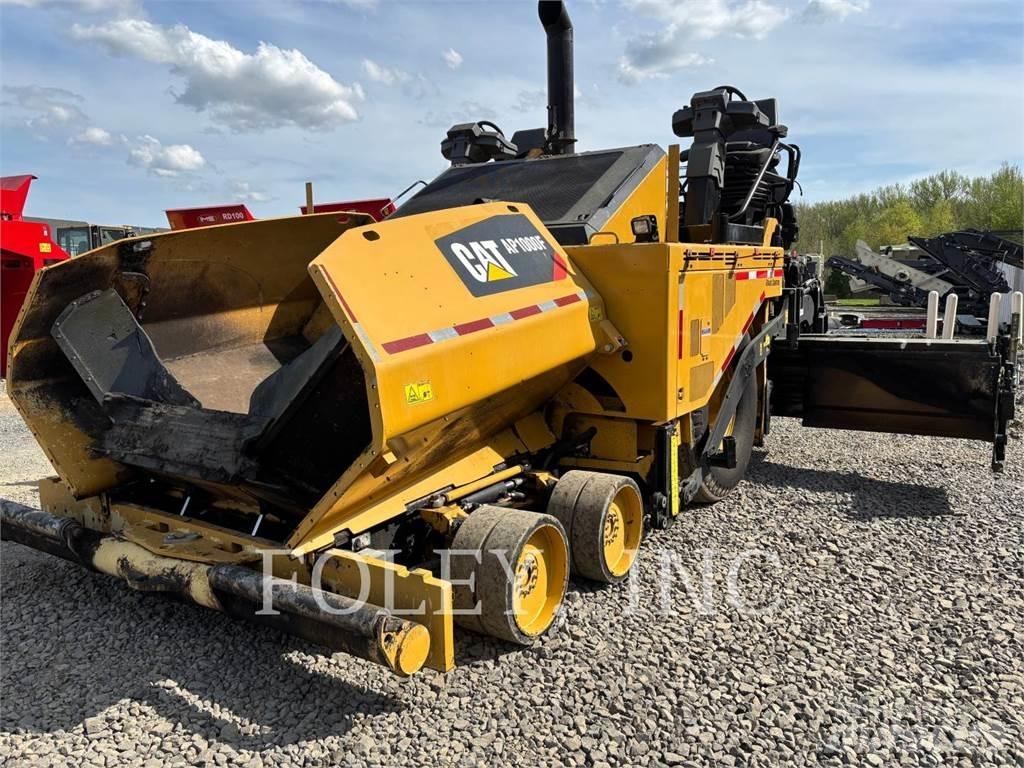 CAT AP1000F معدات السفلتة