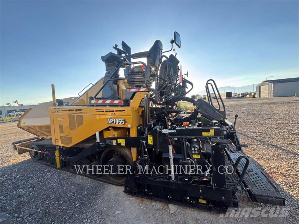CAT AP1055 معدات السفلتة