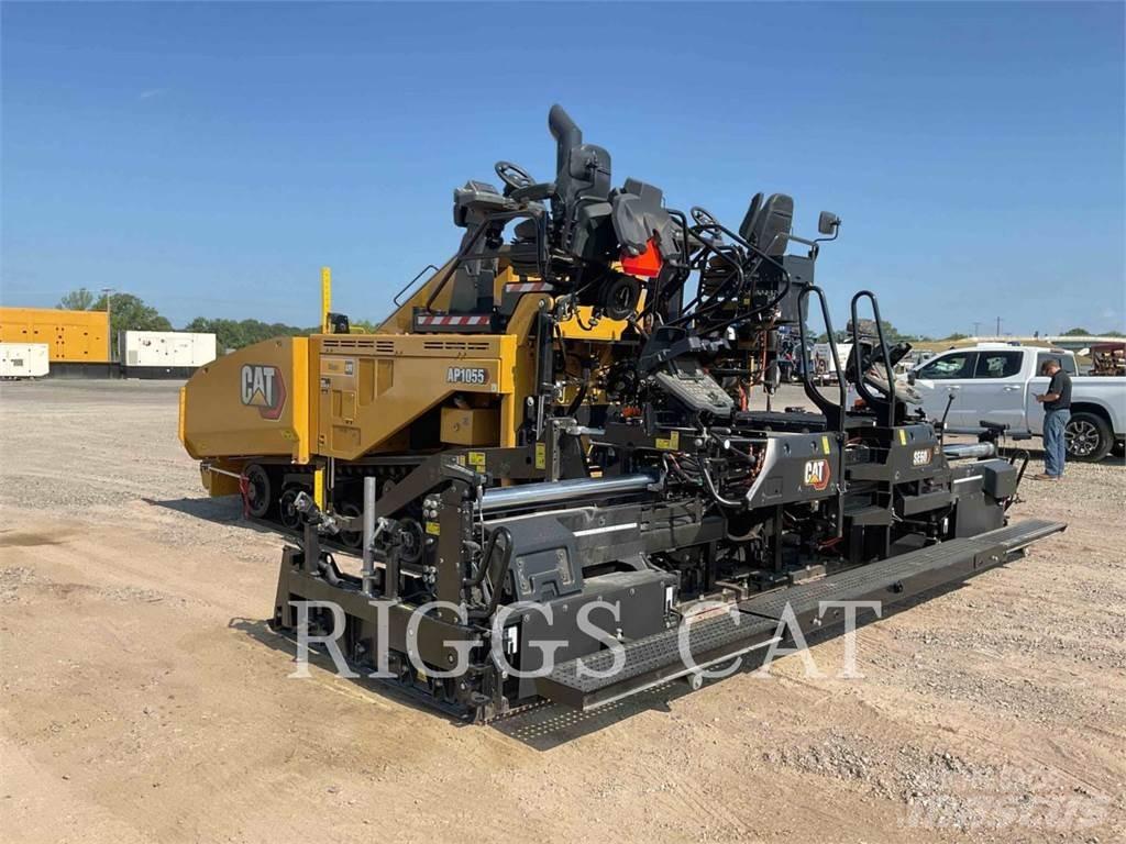 CAT AP1055 معدات السفلتة